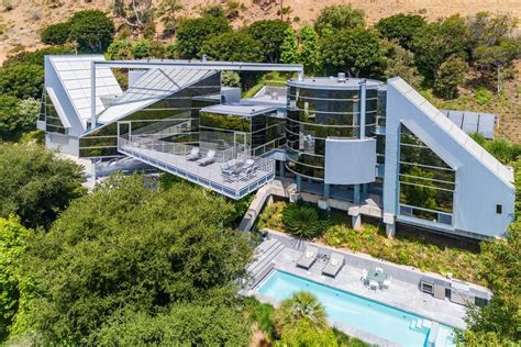 architect of modern metal houses in malibu|Futuristic Ed Niles home in Malibu trades for $9.5M.